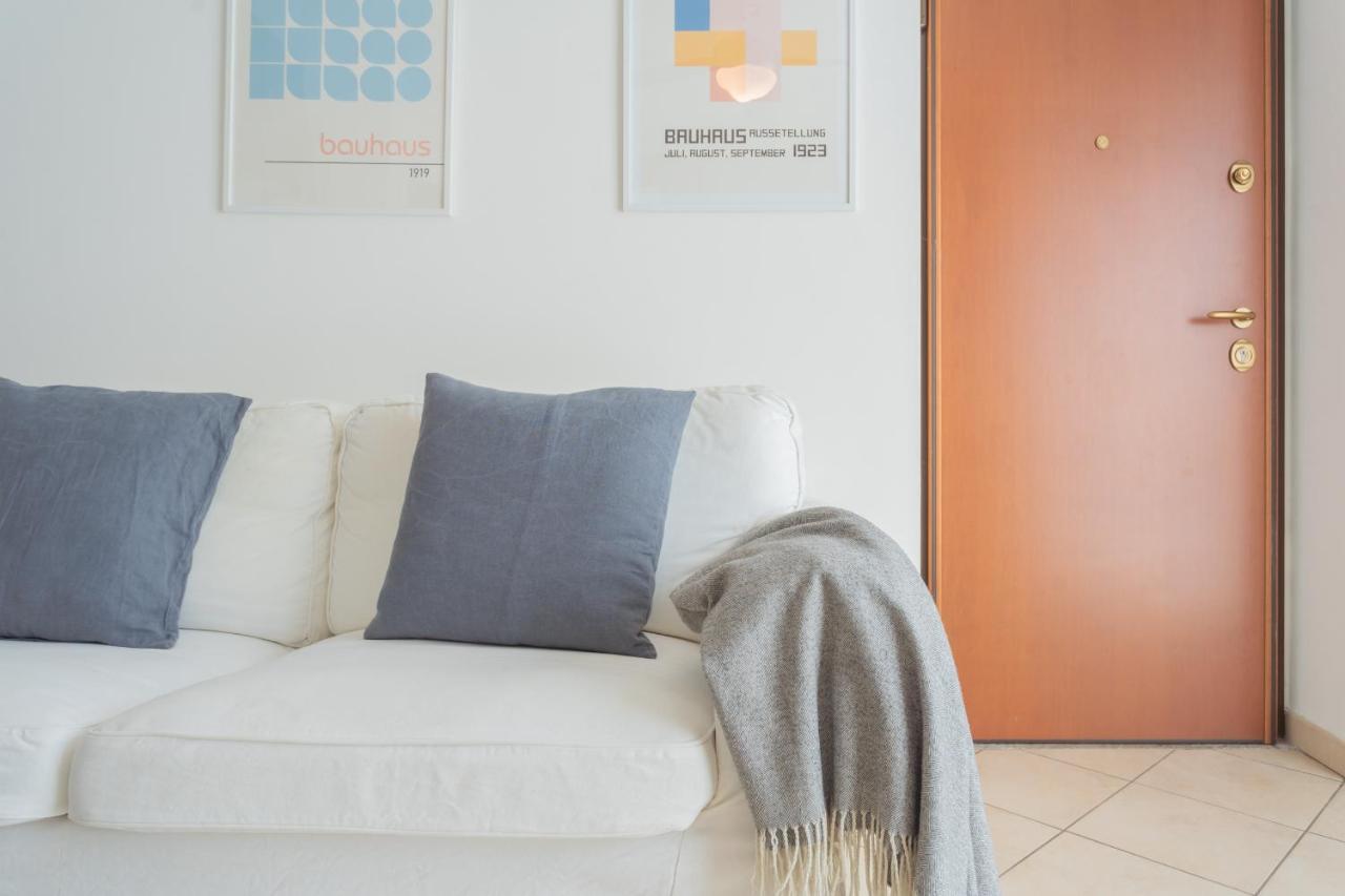 Blue Bliss Apartment By Rent All Como Colonno Eksteriør billede