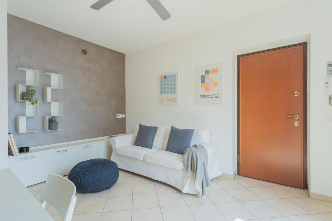 Blue Bliss Apartment By Rent All Como Colonno Eksteriør billede