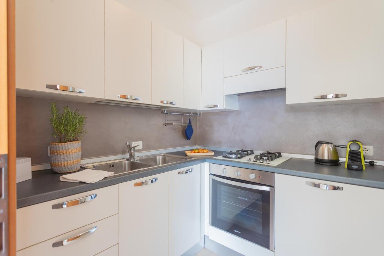 Blue Bliss Apartment By Rent All Como Colonno Eksteriør billede