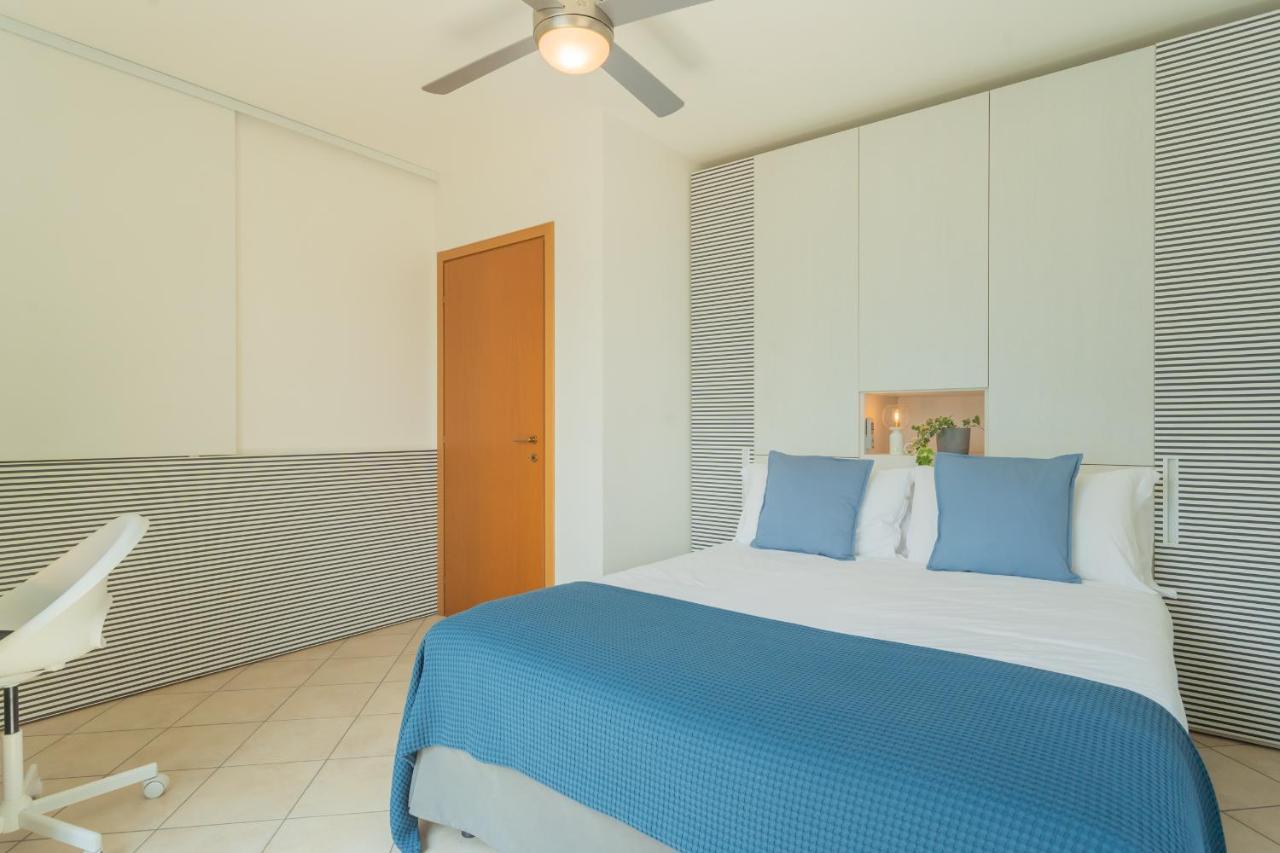 Blue Bliss Apartment By Rent All Como Colonno Eksteriør billede